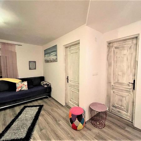 טרוגיר Apartment Chloe מראה חיצוני תמונה